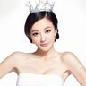 车间妈妈带孩子见证自己上城市大屏